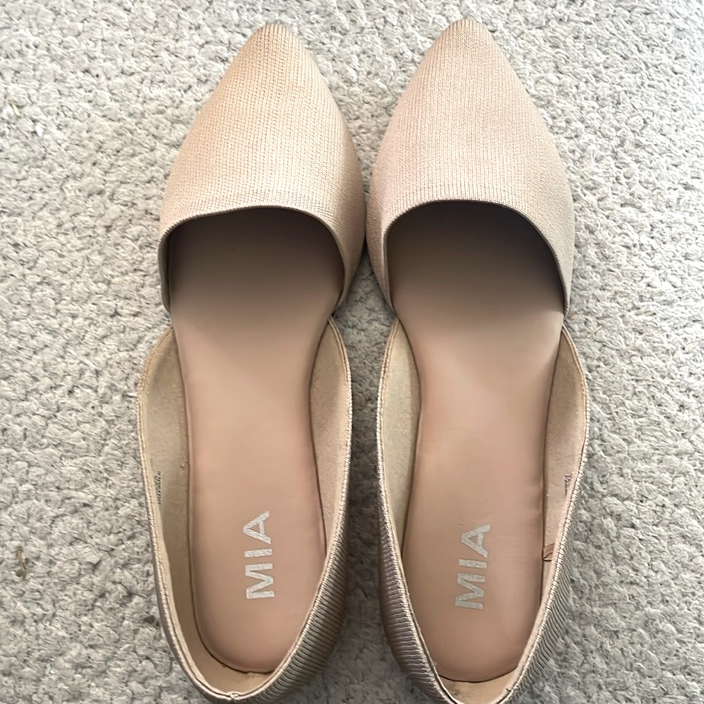 Mia flats